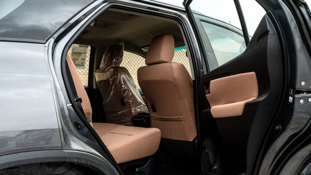 تويوتا فورتونر 2026 Toyota Fortuner GX 2.7L AT Petrol (Gray-Tan) 4WD