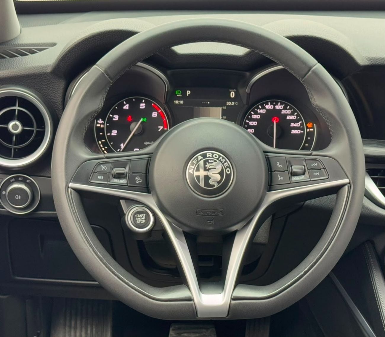 Alfa Romeo Stelvio 2018 Alfa Romeo Stelvio Q4 Super, Service History, GCC