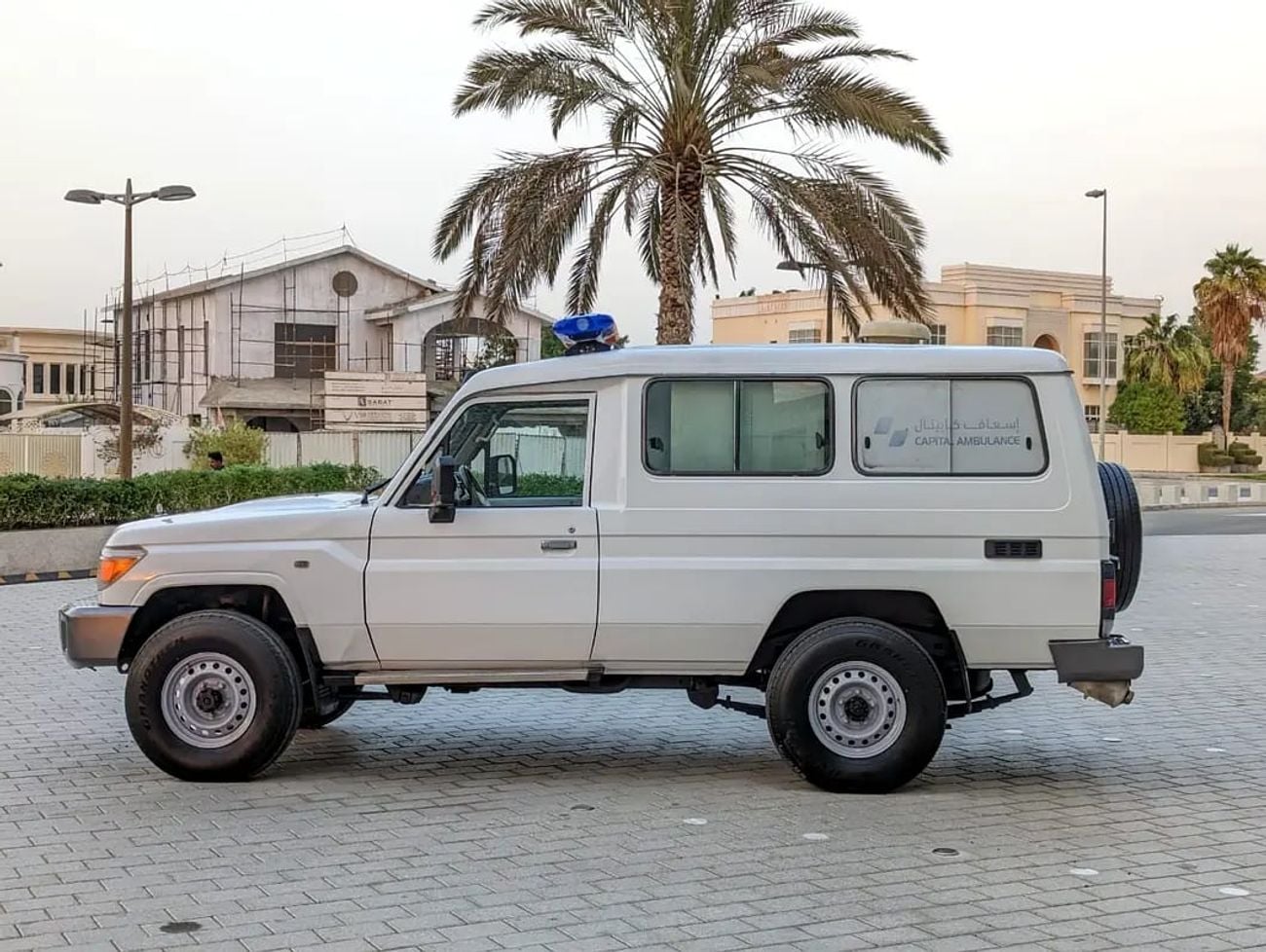 تويوتا لاند كروزر 70 LAND CRUISER LC78 AMBULANCE GCC IN EXCELLENT CONDITION