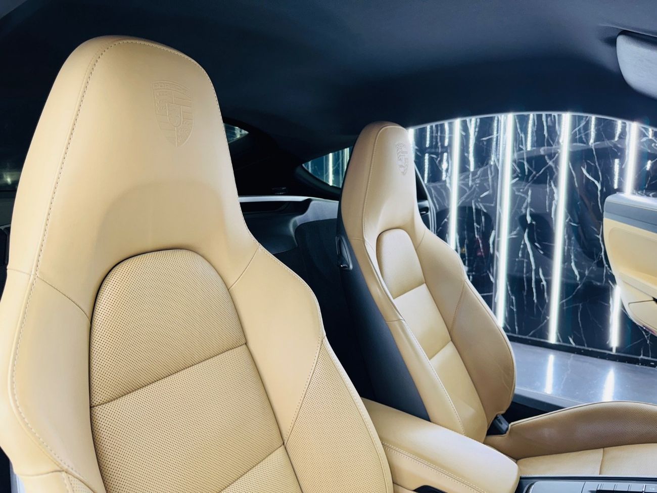 بورش بوكستر 718 Std 2.0L A/T 2024 Porsche 718 Boxster Style Edition, 2026 Porsche Warranty , Low Kms, GCC