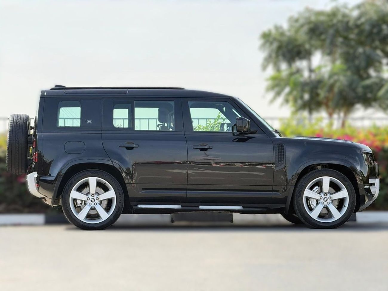 لاند روفر ديفندر P400 110 HSE 3.0L (5 Seater)