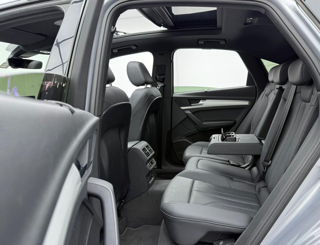 أودي Q5 45 TFSI quattro S Line 2.0L 2024 Audi Q5 S-Line Quattro, 2029 Audi Warranty + Service Pack, Low Km, 