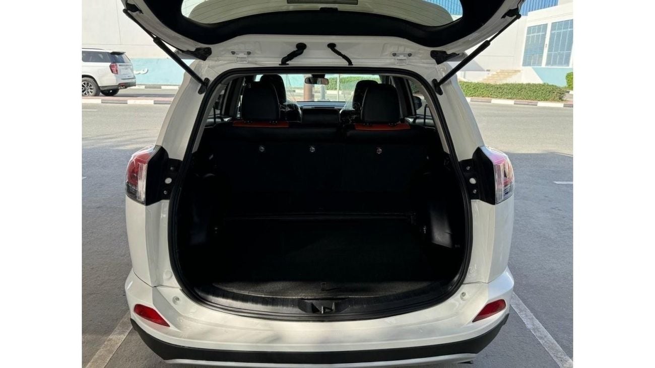 Toyota RAV4 2018 XLE HEV HYBRID ENGINE AWD USA IMPORTED