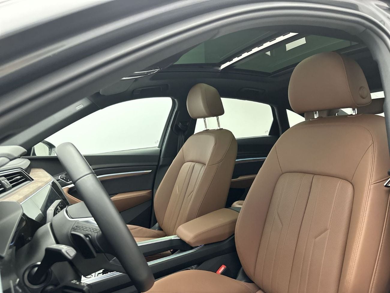 أودي إي ترون سبورتباك Sportback 55 S line 408hp (Ref# 47341)