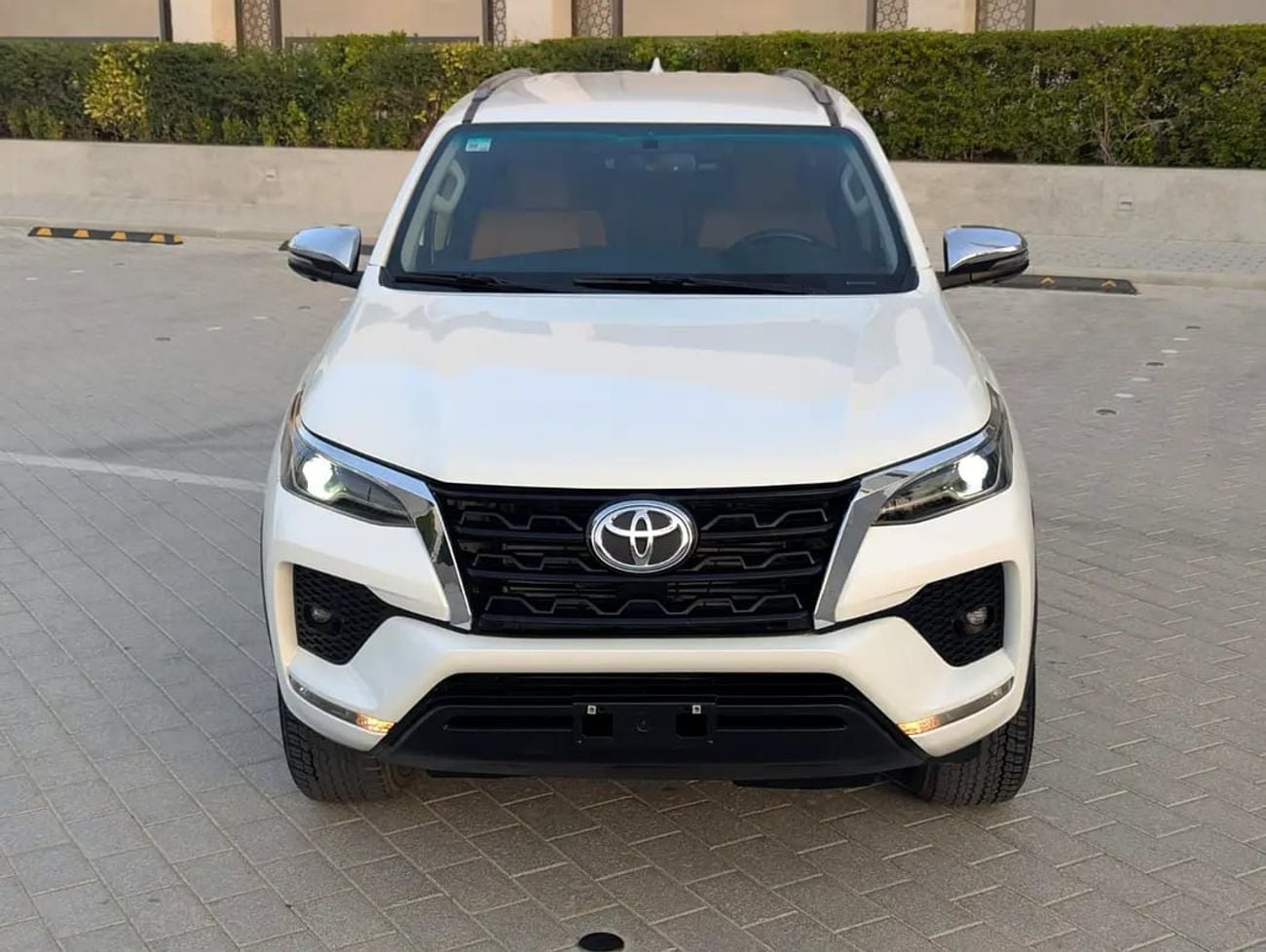 Toyota Fortuner DIESEL VXR Full Option V4 2.8L