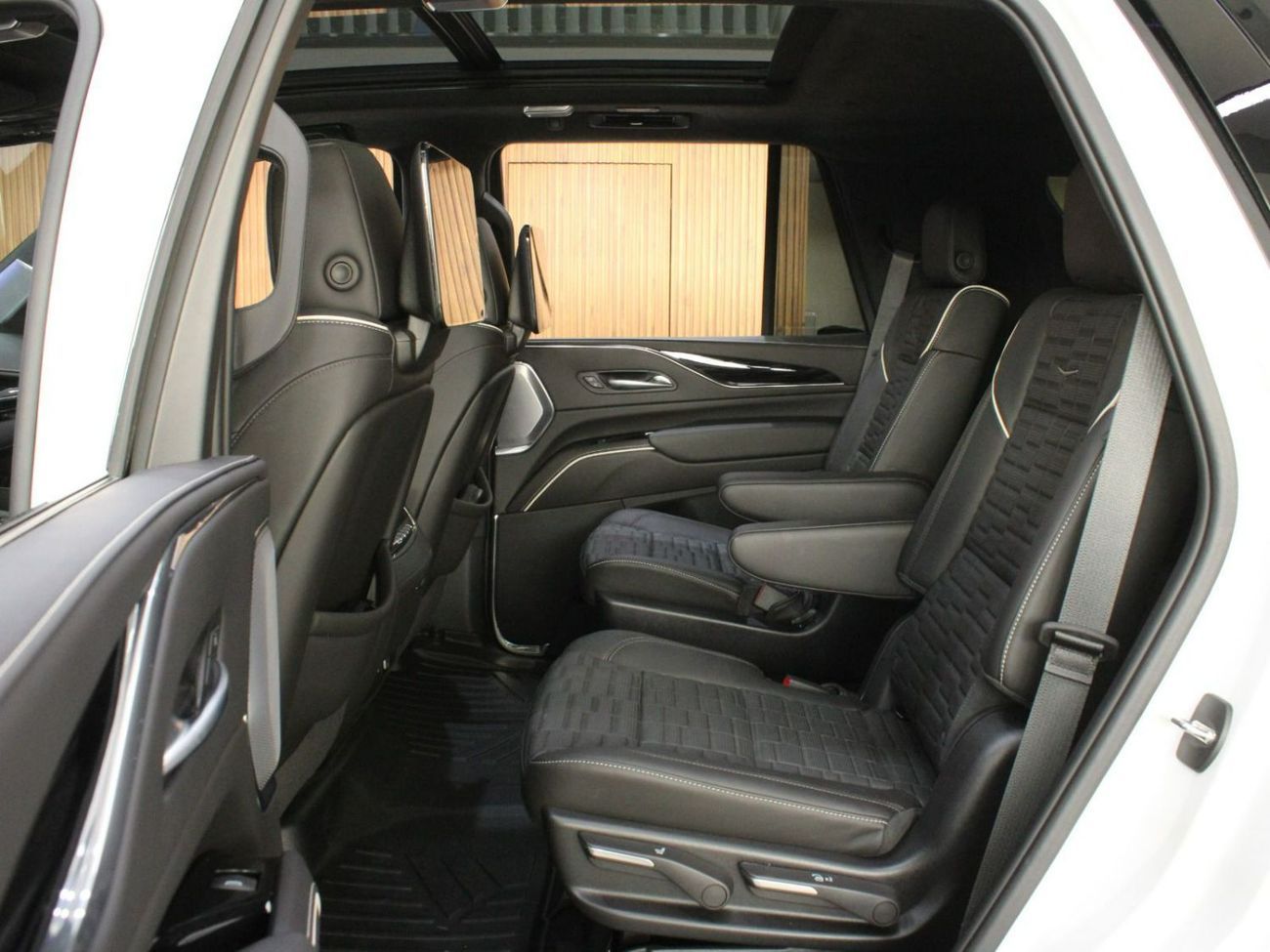 كاديلاك إسكالاد Escalade V | with Warranty