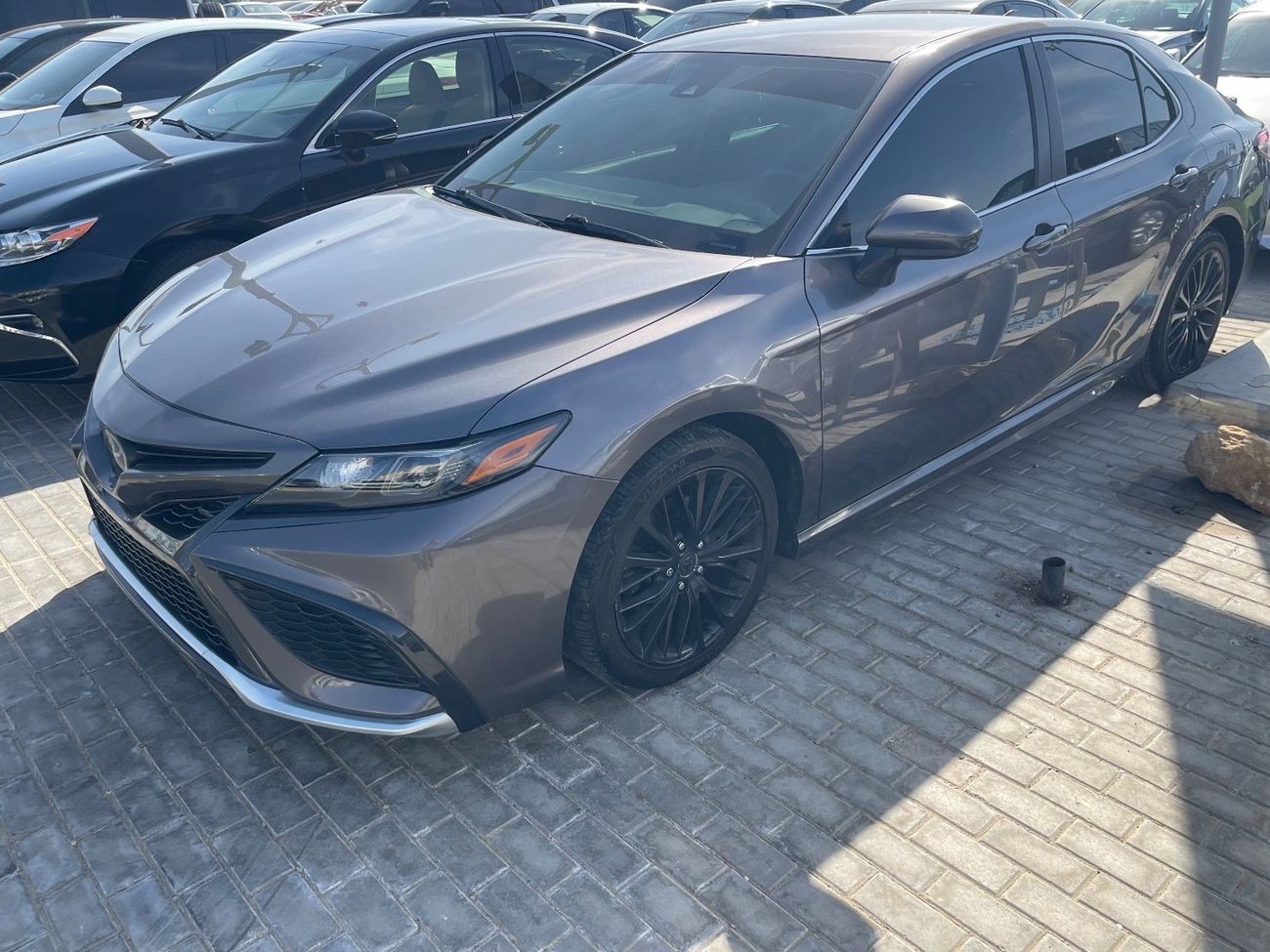 Toyota Camry SE 2.5L (181 HP)