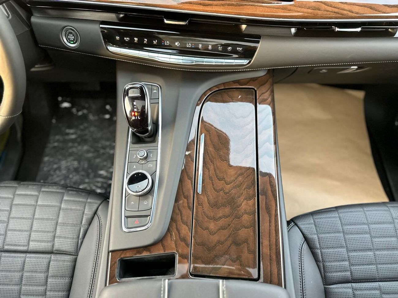 Cadillac Escalade ESV Sport Platinum VIP Seat, 4WD 6.2L, 2023, 0Km, (PRE-ORDER)