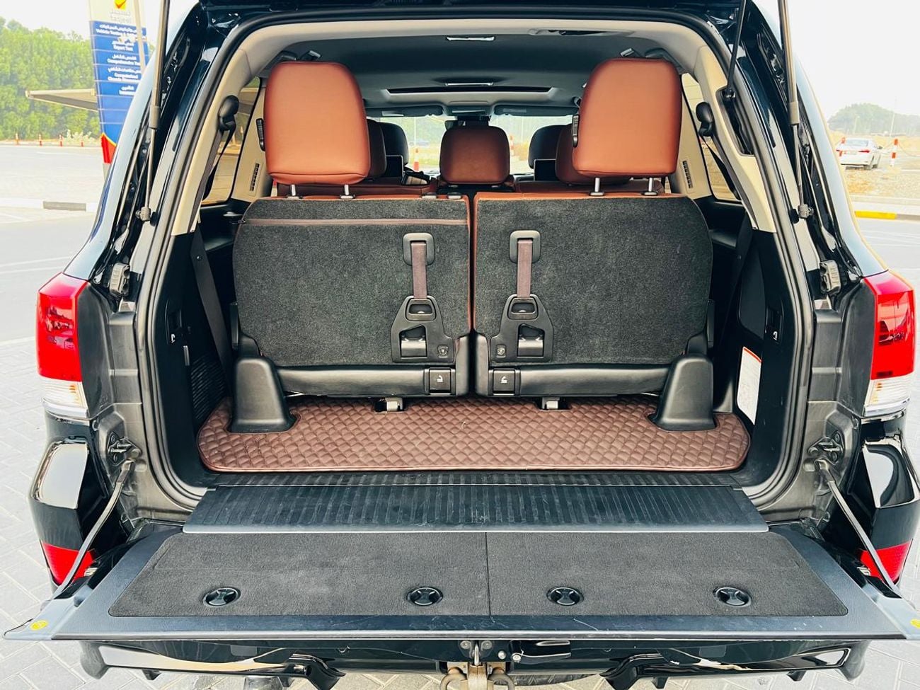 Toyota Land Cruiser VXR 5.7