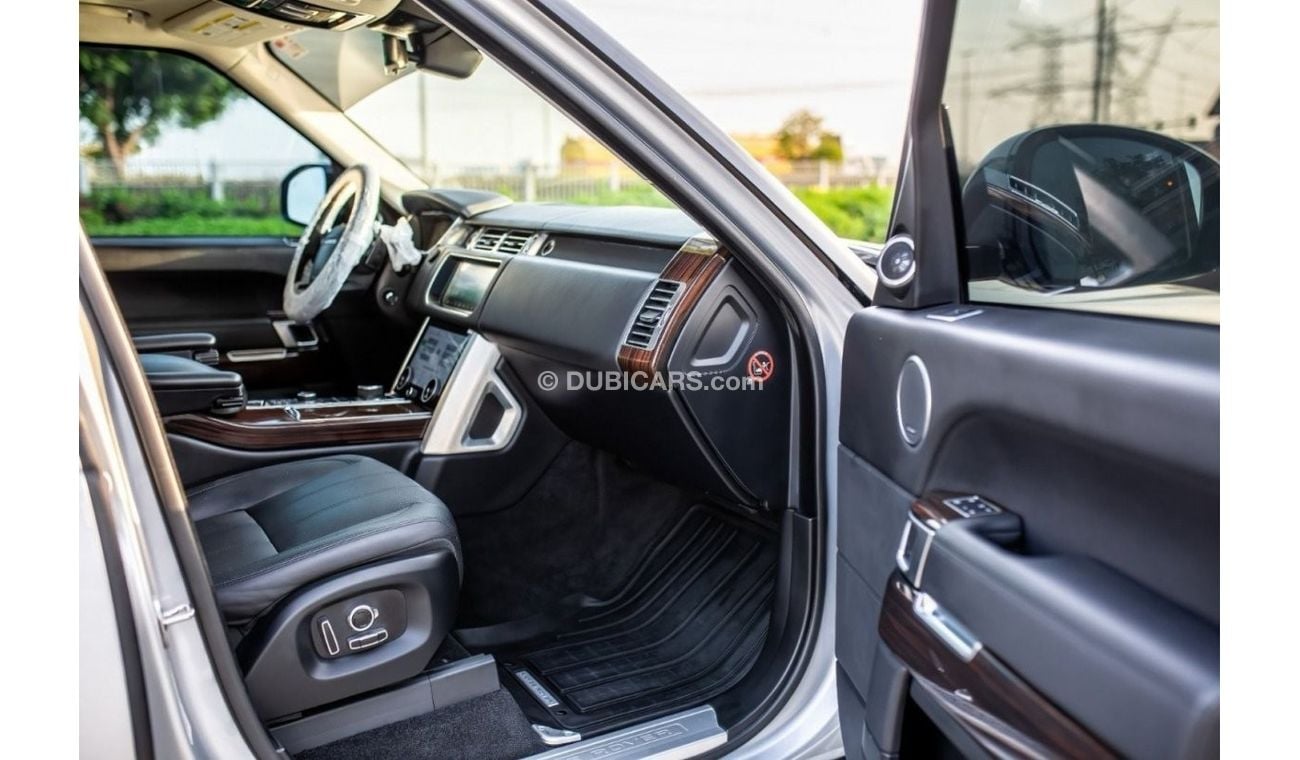 Used Land Rover Range Rover 2017 for sale in Dubai - 685173