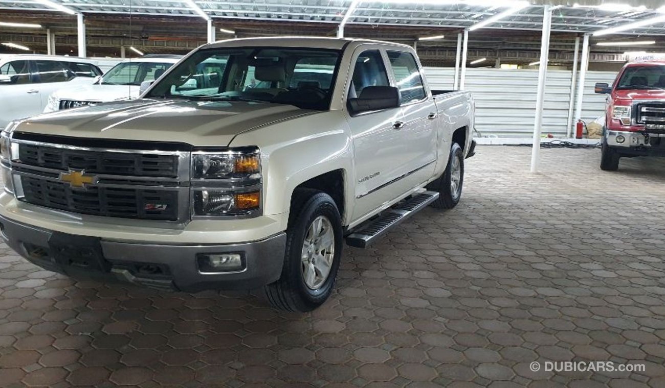 Chevrolet Silverado شيفرلية سلفرادو 2014 خليجي ماشية 144458 كم بحالة جيدة جدا