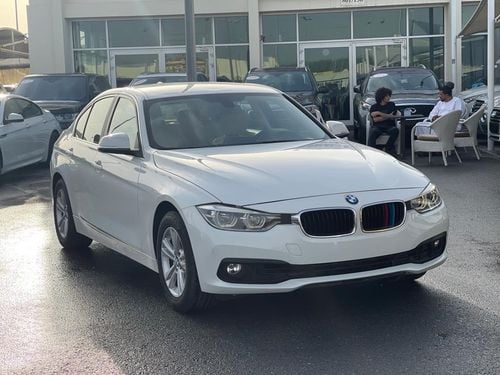 BMW 320i Exclusive BMW 320 _GCC_2018_Excellent Condition _Full option