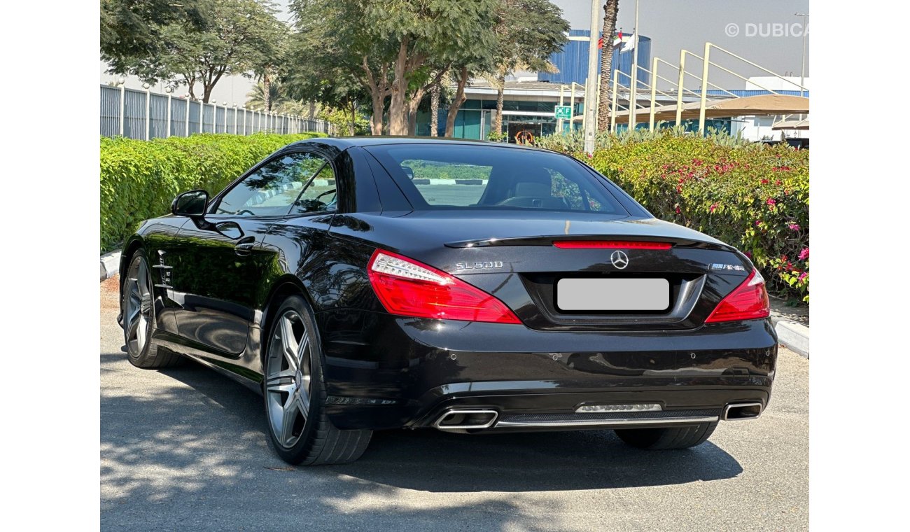 مرسيدس بنز SL 500 LOW MILLAGE GCC FULL Options Convertible Sedan