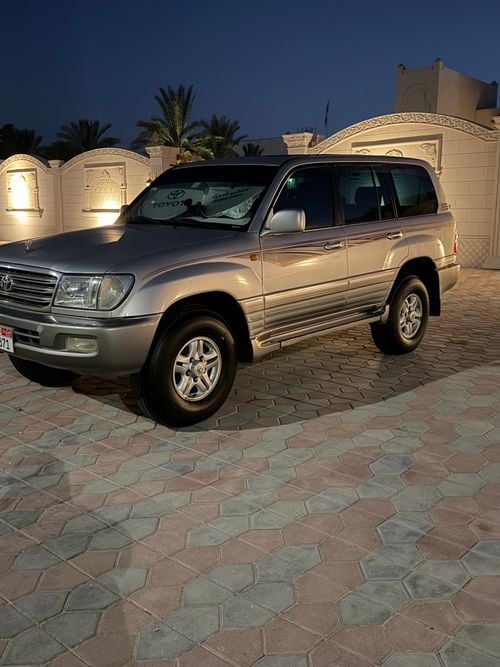 Toyota Land Cruiser VXR MID