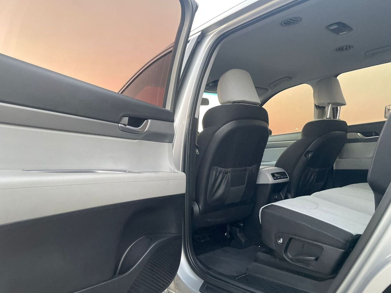 هيونداي باليساد 2022 Hyundai Palisade SEL premium GCC Specs Original Paint 3.5L V6 AWD 4x4 - Multi Drive Mode - 7 Se
