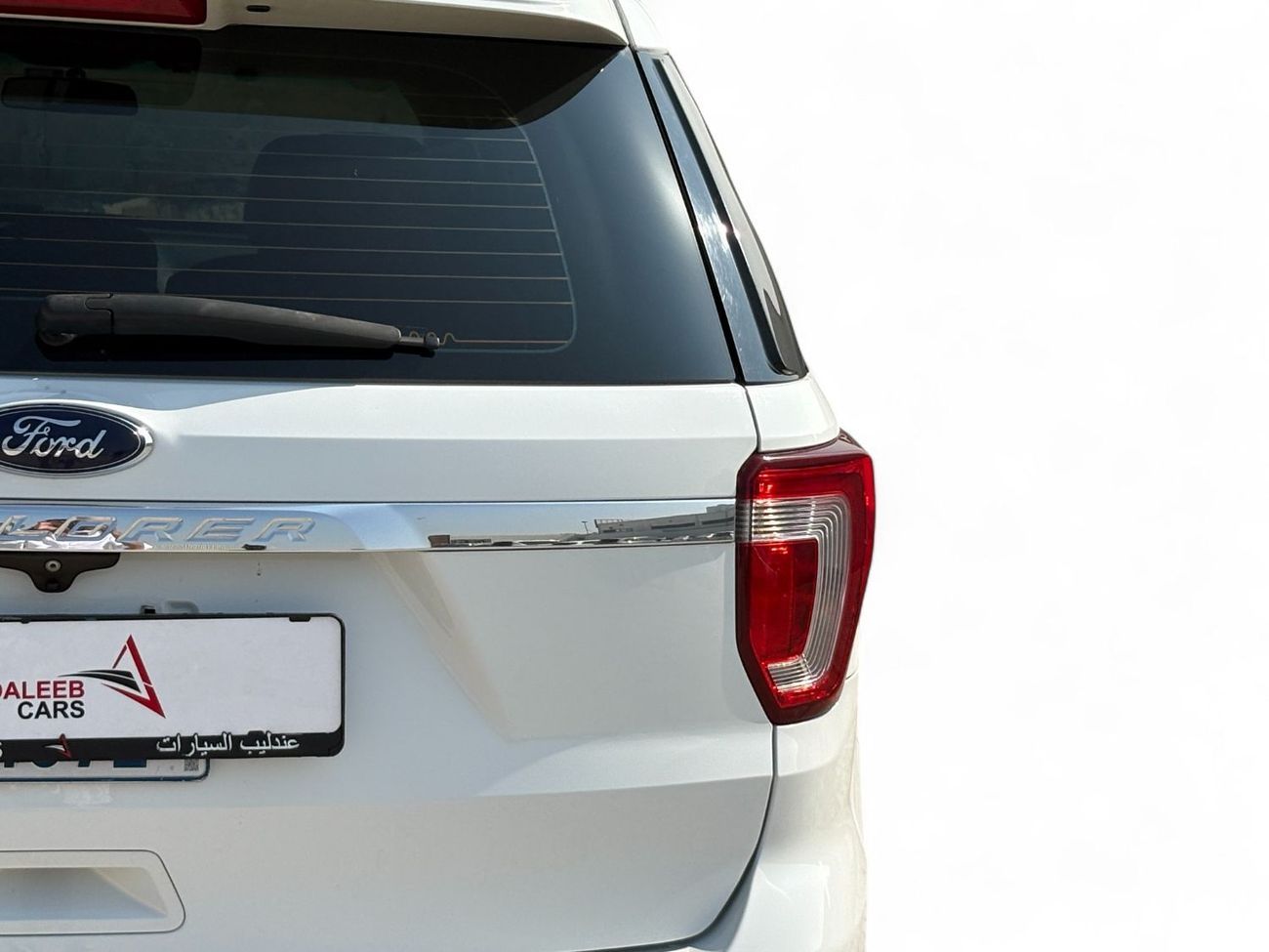 Ford Explorer FWD 3.5L V6 A/T | 2016 | GCC SPECS | WHITE EXTERIOR | AED 870 per month