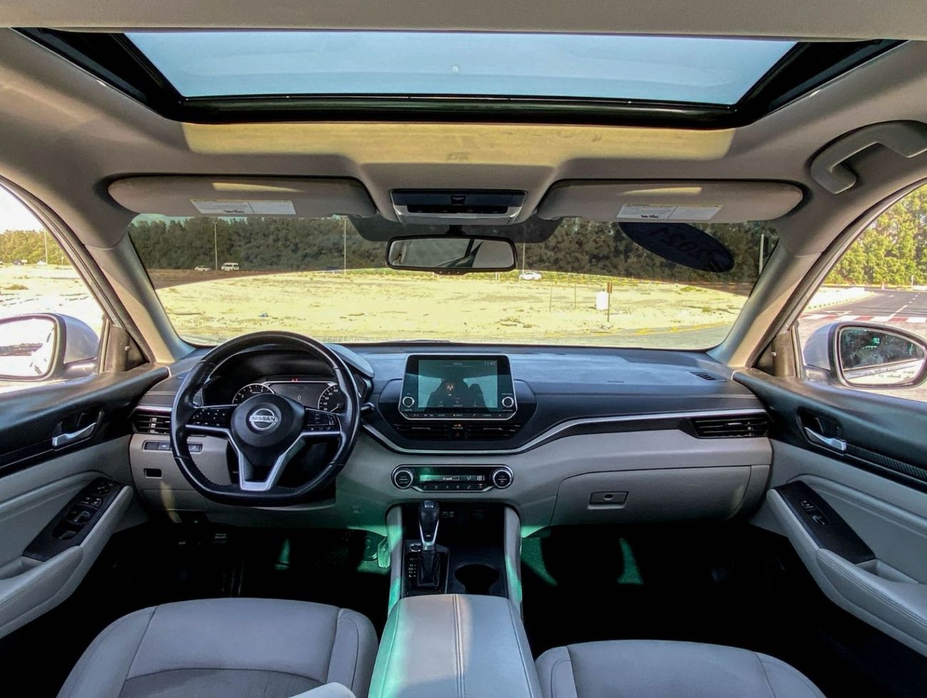 Nissan Altima 2.5 SV Nissan Altima 2.5L 2021 SV original paint GCC, accident-free, in excellent condition, 1076 P.