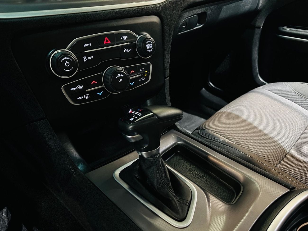 Dodge Charger SXT Mid 3.6L