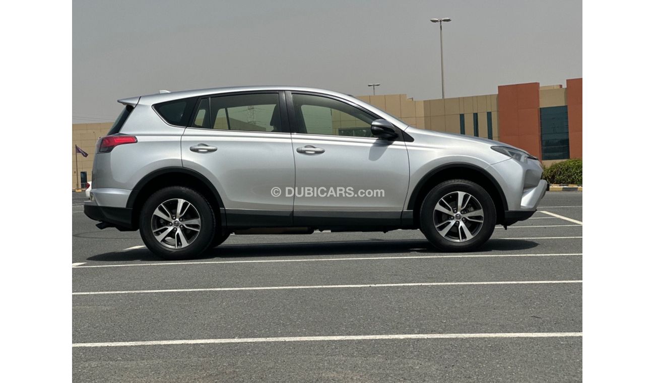 Toyota RAV4 EX MODEL 2016 GCC CAR PREFECT CONDITION INSIDE AND OUTSIDE LOW MILEAGE original paint