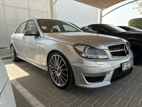 Mercedes-Benz C 300 C63 Body Kit