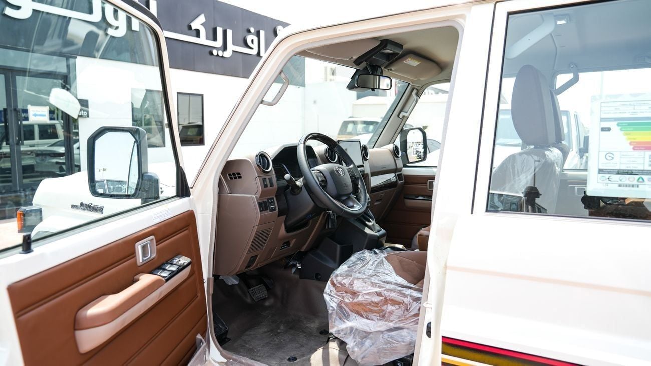 Toyota Land Cruiser Pick Up LC79 DC 2.8L DSL 25YM FULL AT