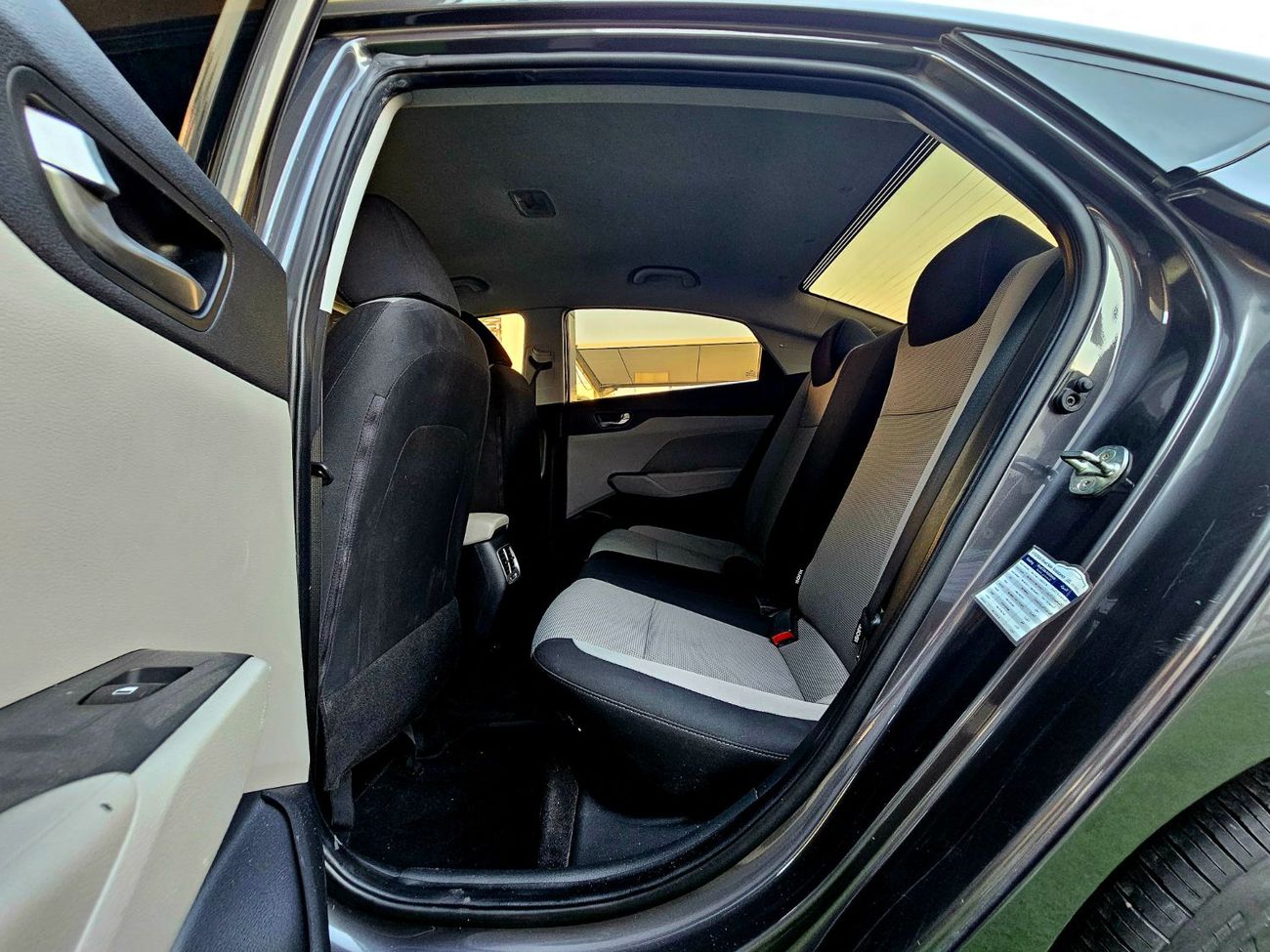 Hyundai Accent / GCC 1.6 V4/ LOW MILEAGE/ SINGLE OWNER