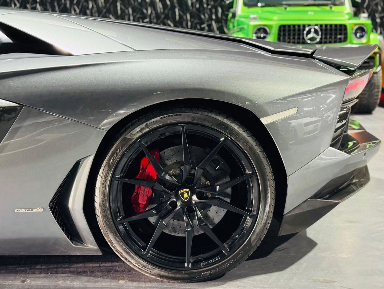 Lamborghini Aventador 6.5L V12 2015 Lamborghini Aventador LP700-4, Full Lamborghini Service History, Very Low Kms, GCC