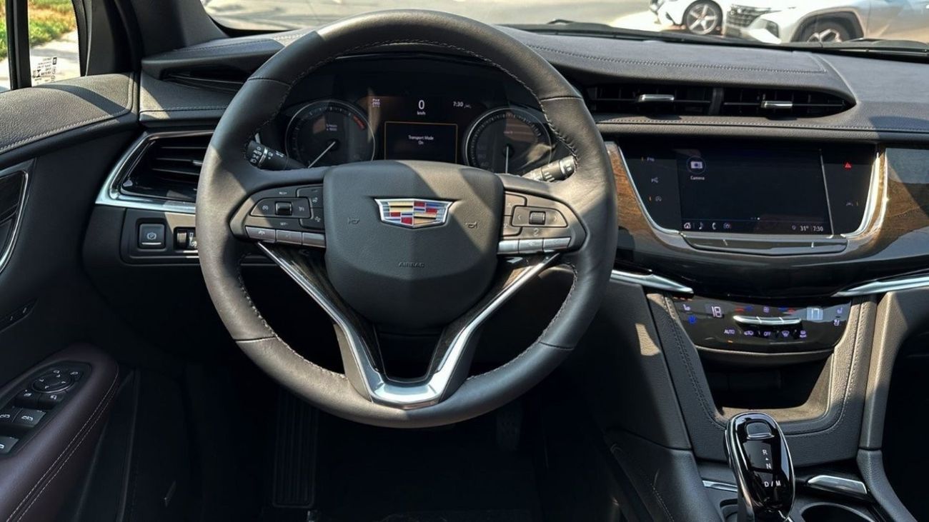 كاديلاك XT6 بريميوم لاكجري