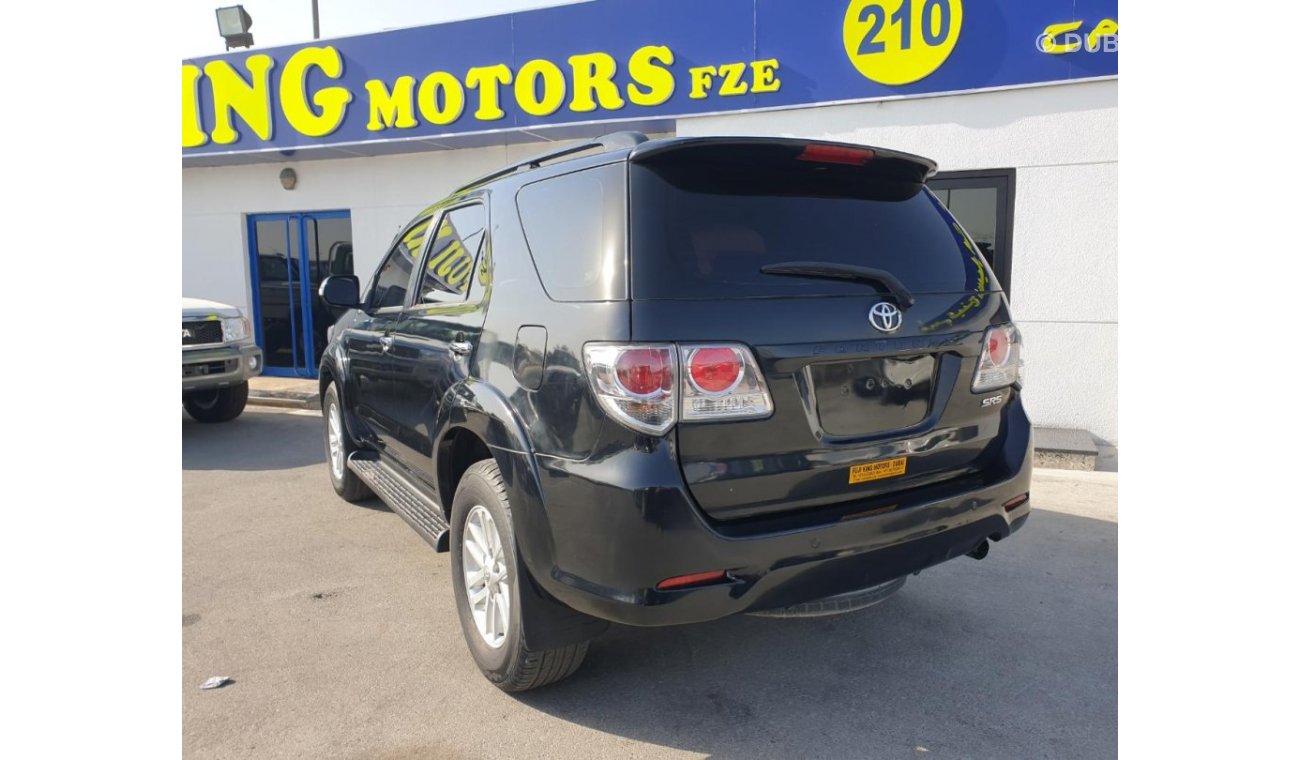 Toyota Fortuner 2.7 PETROL (4 CYLINDER)