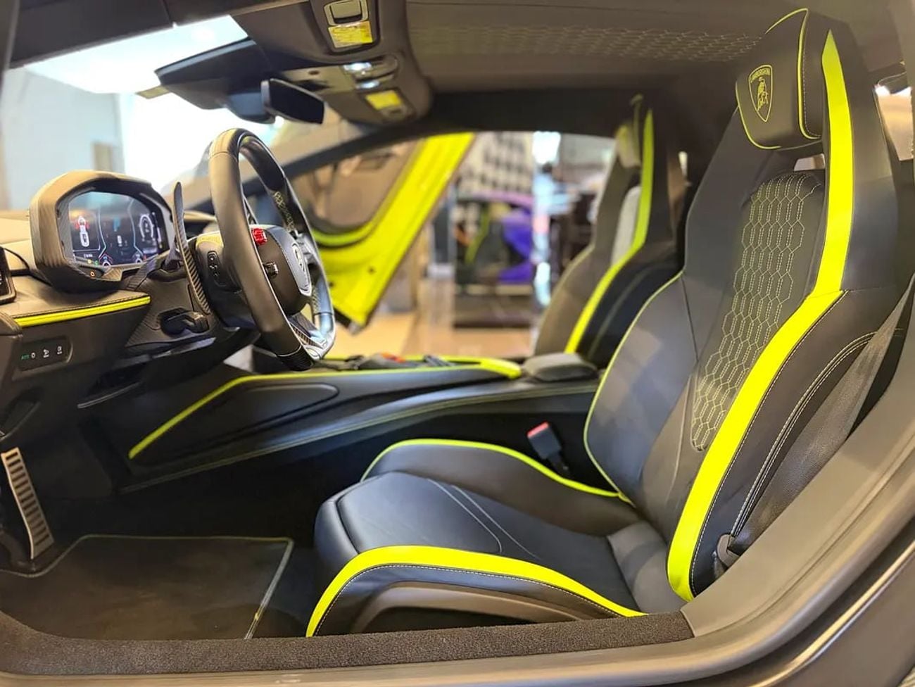 لامبورغيني ريفويلتو Japanese Specs | 6.5L V12 Hybrid
