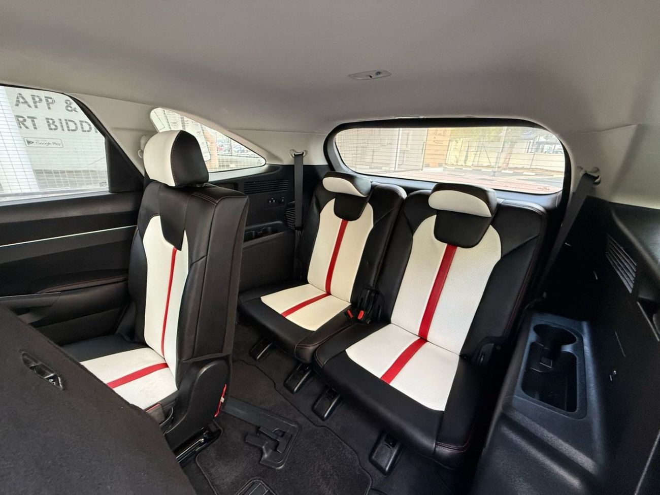 Kia Sorento Std 2.5L AWD KIA SORENTO 2.5L AWD | UAE PASS