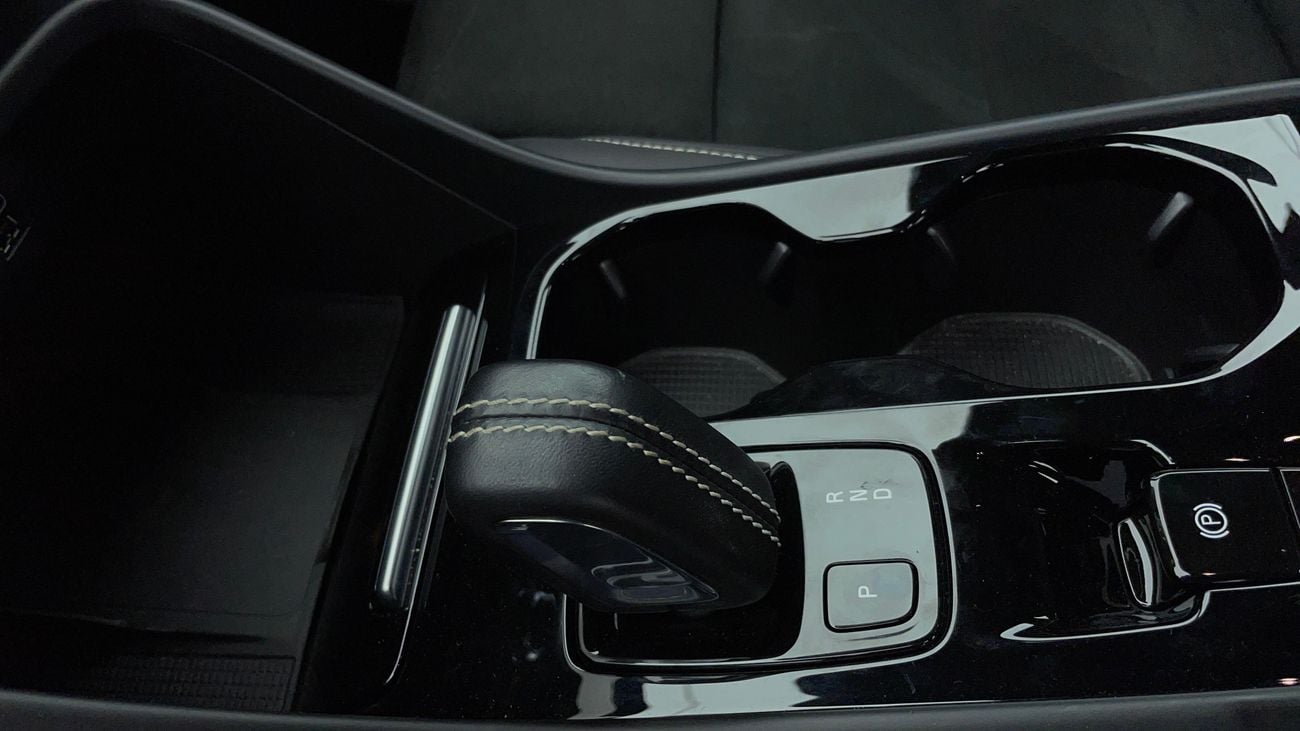 فولفو XC 40 T4 R DESIGN 2 | بدون دفعة مقدمة | اختبار قيادة مجاني للمنزل