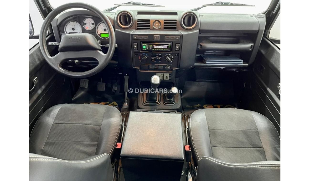 Land Rover Defender 110 2015 Land Rover Defender 110, Full Al Tayer Service History, Warranty, Low Kms, GCC