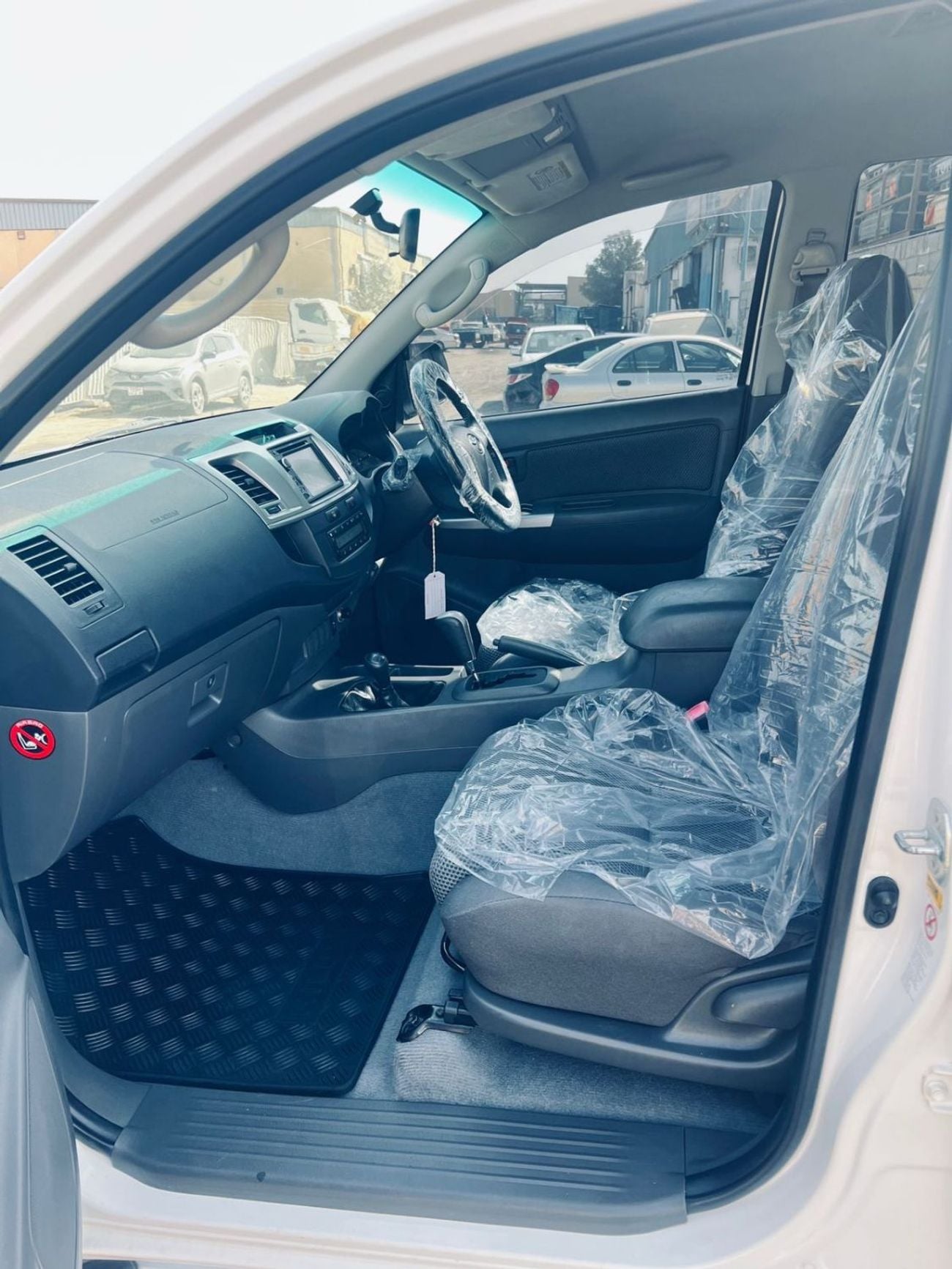 Toyota Hilux DIESEL 3.0 LITER ,AUTOMATIC RIGHT HAND DRIVE