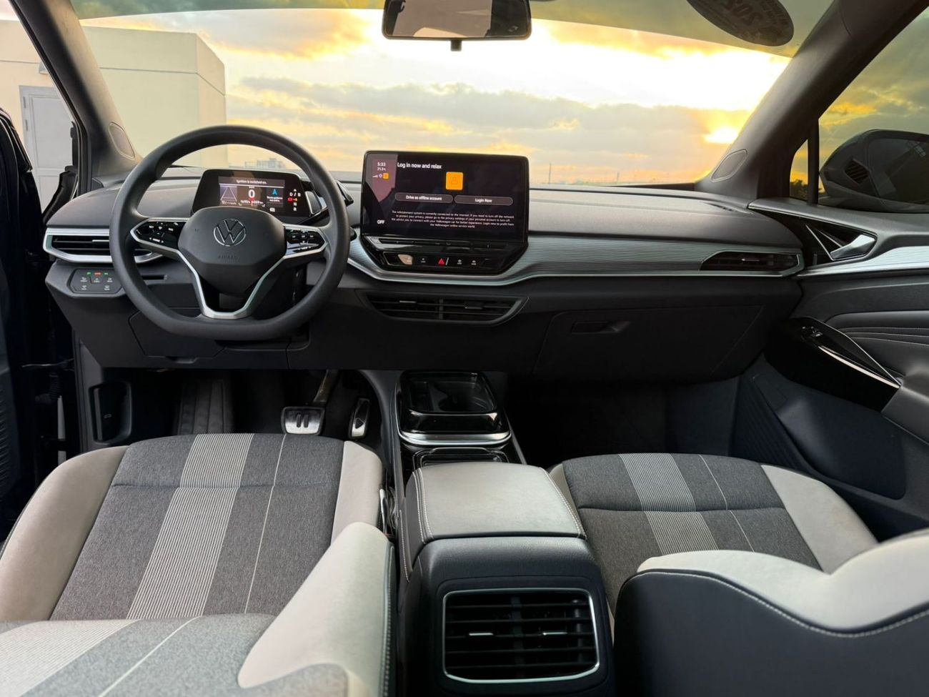 Volkswagen ID.4 فل اوبشن كهرباء تحت الضمان صبغ وكاله