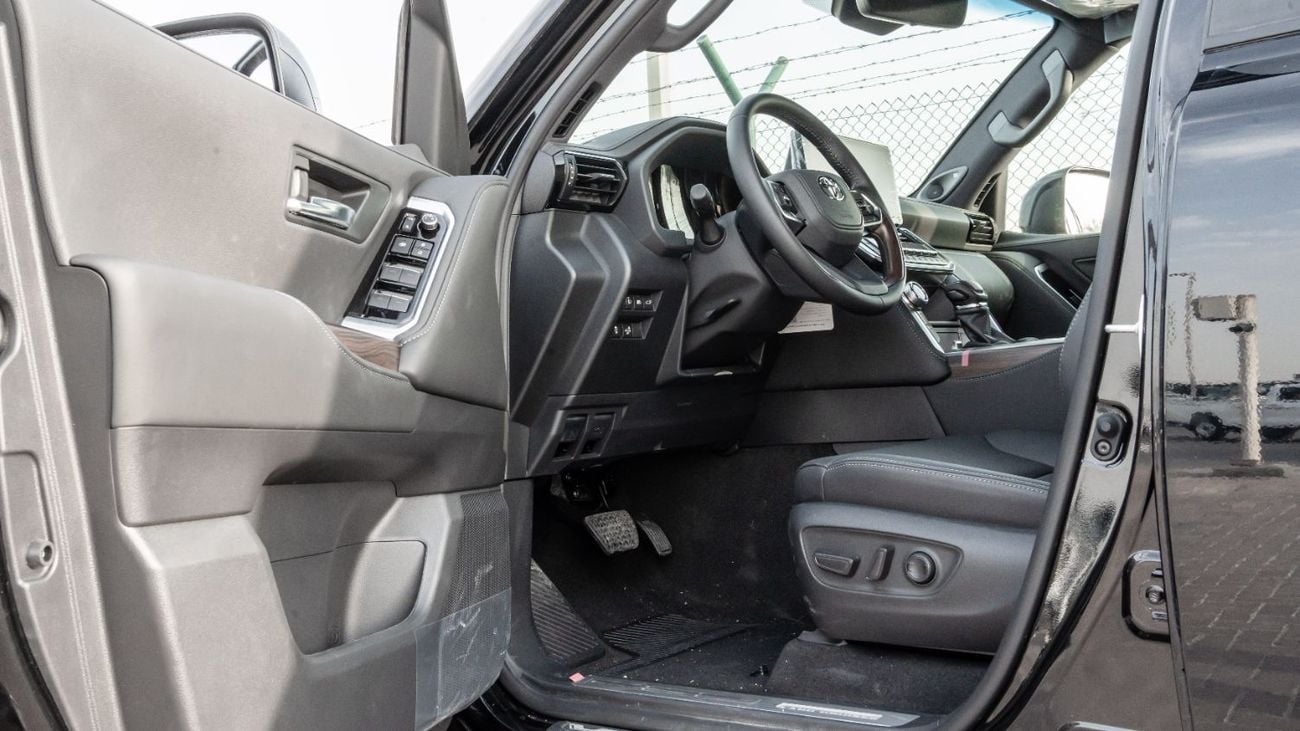 Toyota Land Cruiser 2026 Toyota Land Cruiser GXR 3.3L AT Diesel (Black-Black)