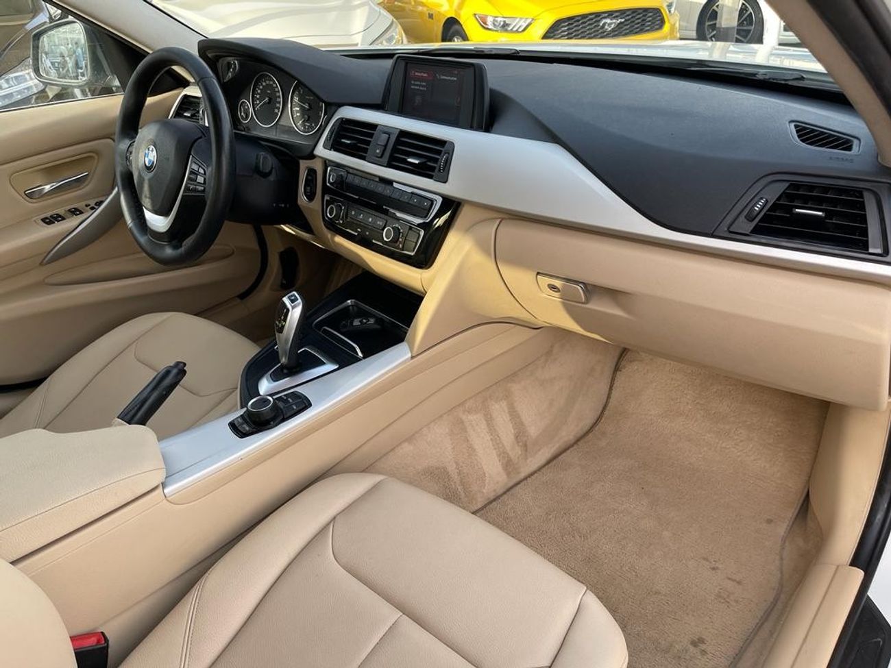 BMW 320i Exclusive BMW 320 _GCC_2018_Excellent Condition _Full option