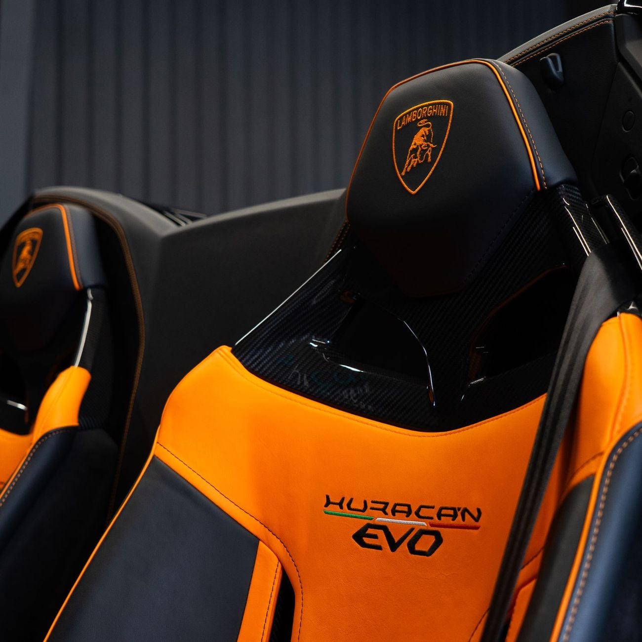 Lamborghini Huracan Evo Spyder AED 19,147 P.M • 0% Downpayment • Lamborghini Huracan EVO Spyder • 1 Year Warranty