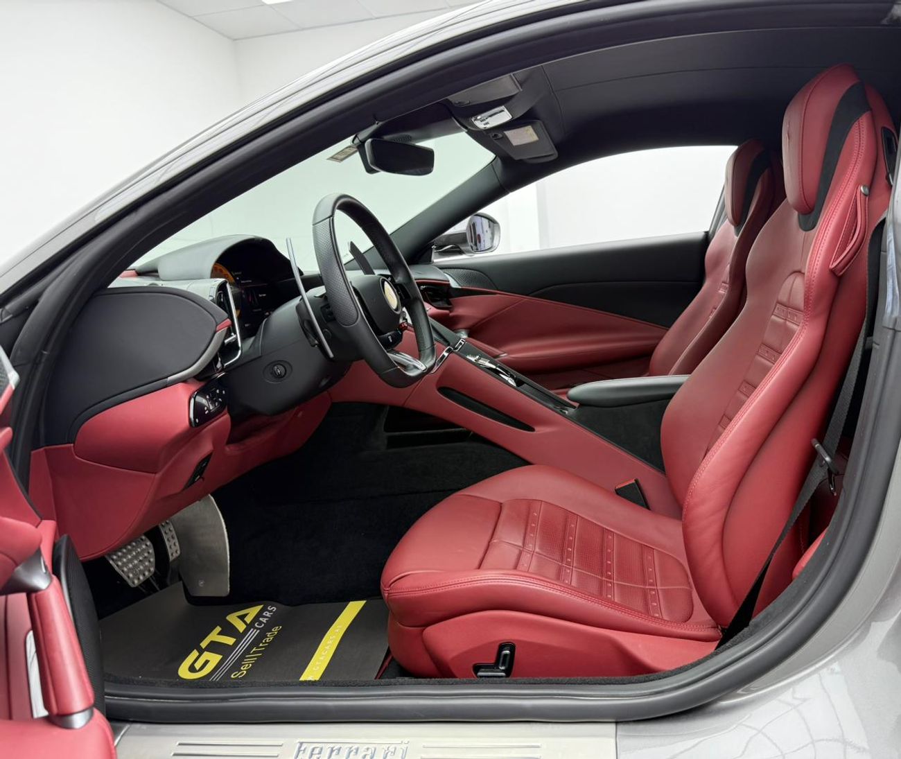 فيراري روما 2022 Ferrari Roma ,Warranty ,Service History ,Excellent Condition ,European Spec