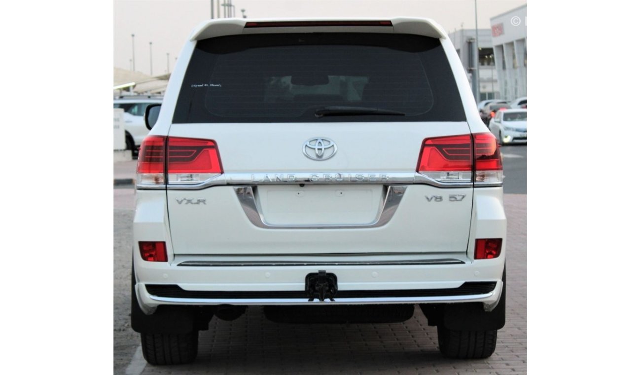 Toyota Land Cruiser Toyota Land Cruiser 2015 VXR V8 full converter 2020 No. 1 full option GCC in excellent condition wit