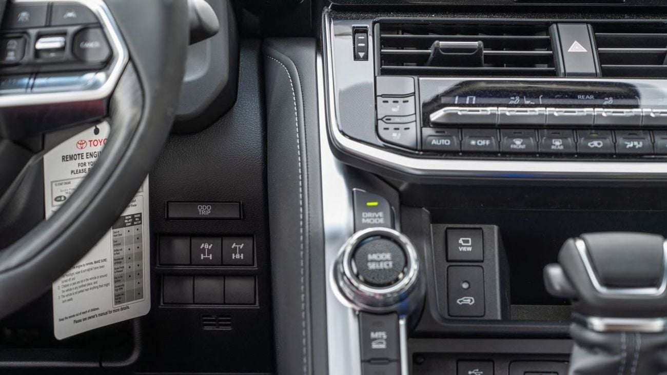 Toyota Land Cruiser LC 3.5 GRS(ATT BLACK INSIDE GRS BLACK& DK.RED)2026