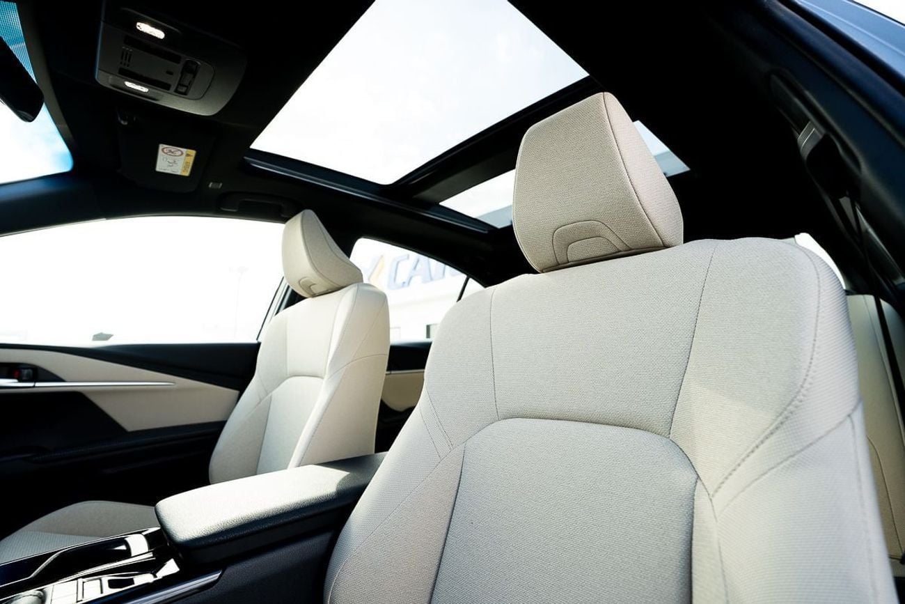 Toyota Camry LE Hybrid 2.5L 2026