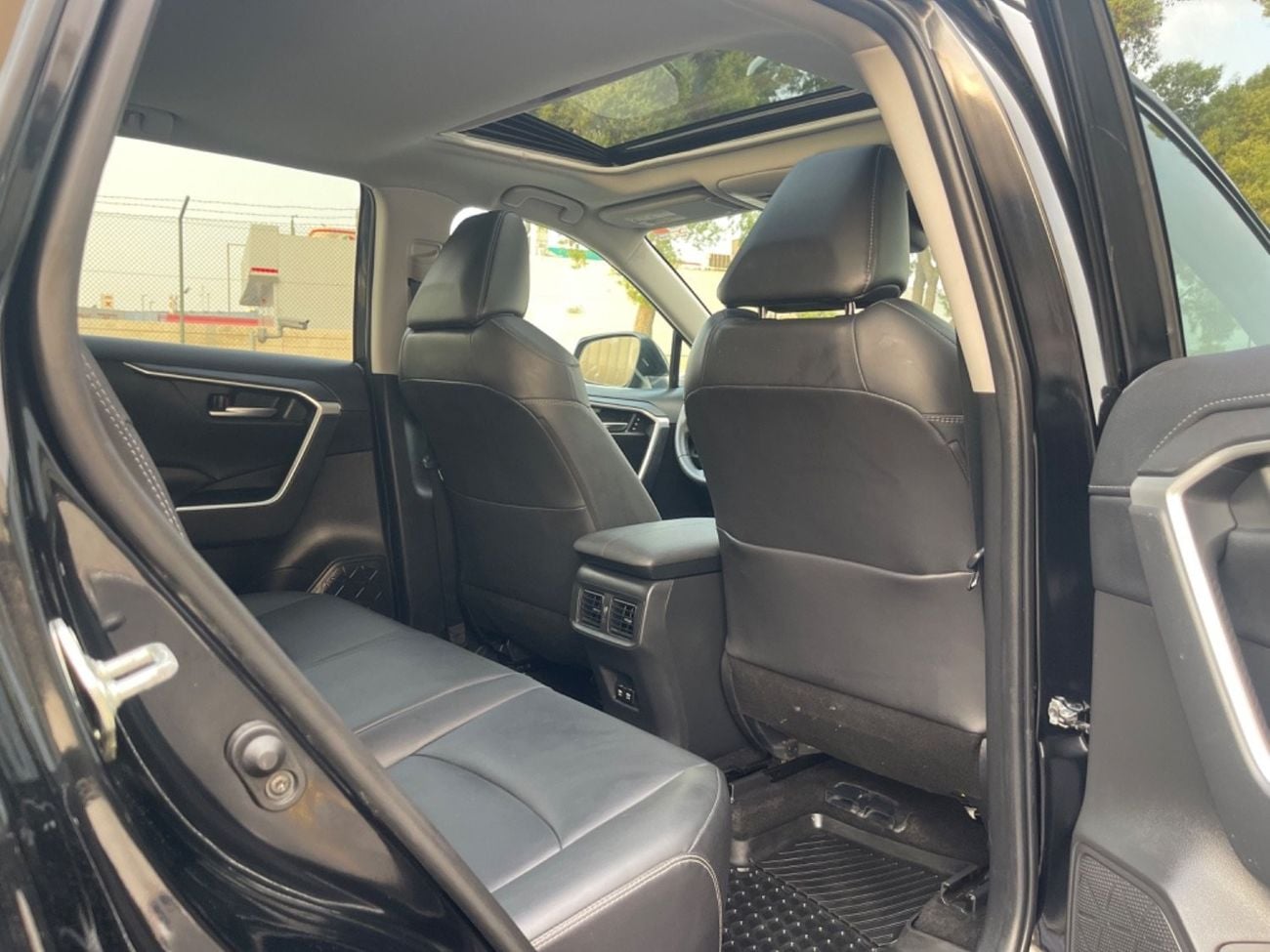 Toyota RAV4 2019 RAV4 xle AWD premium