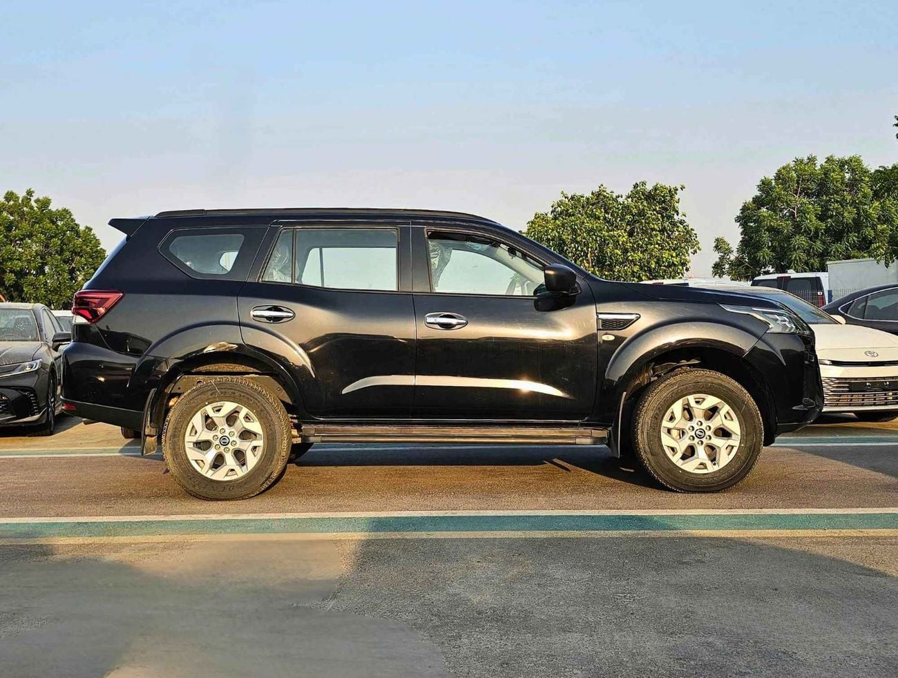 نيسان إكستيرا SE 7 SEATS / 2.5L PETROL V4 / LEATHER SEATS / PUSH START / 4WD (CODE # 69096)