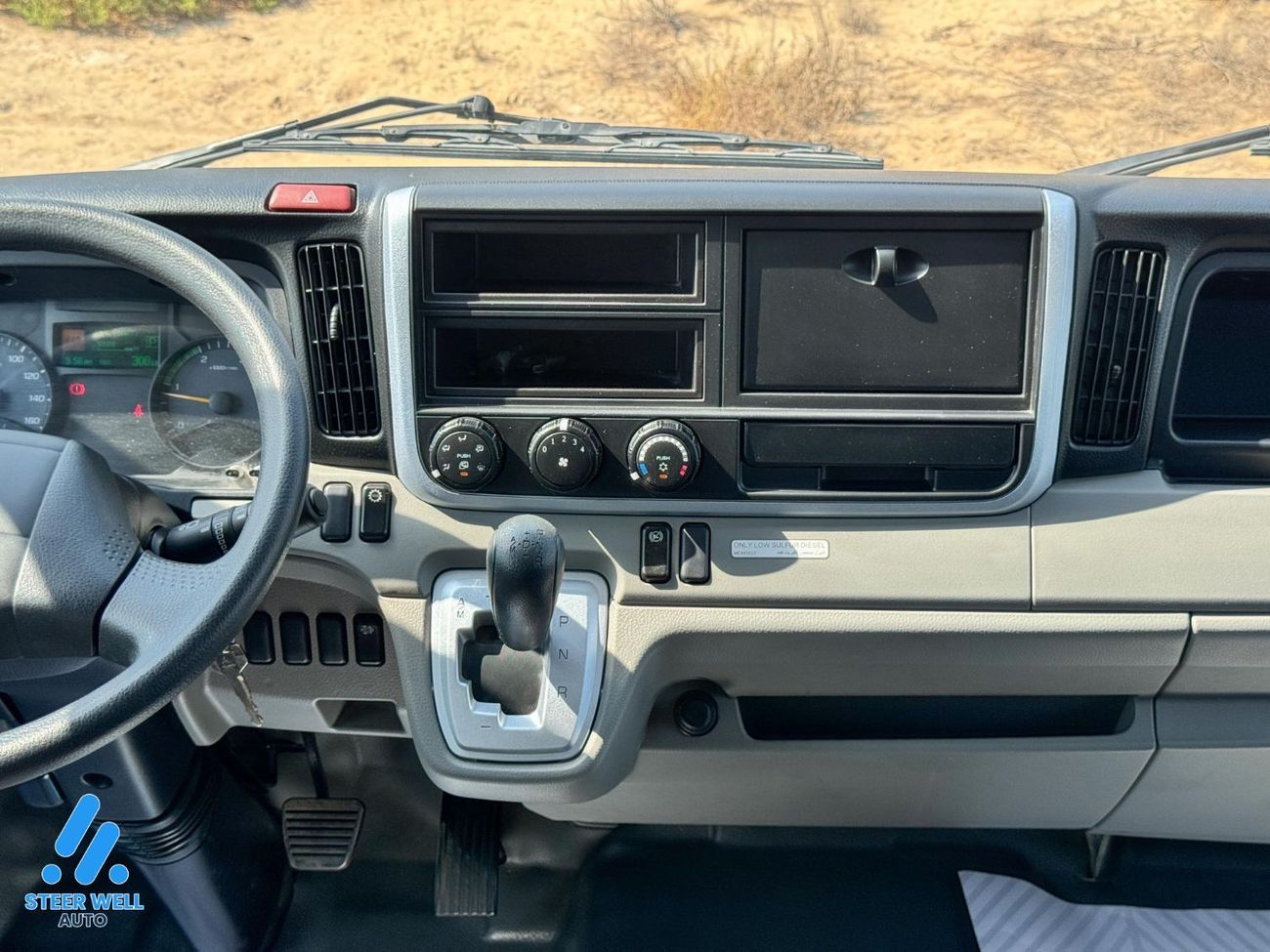 ميتسوبيشي فوسو كانتير 2024|Truck | 3.0L Diesel | Dual Cab | RWD | Excellent Condition