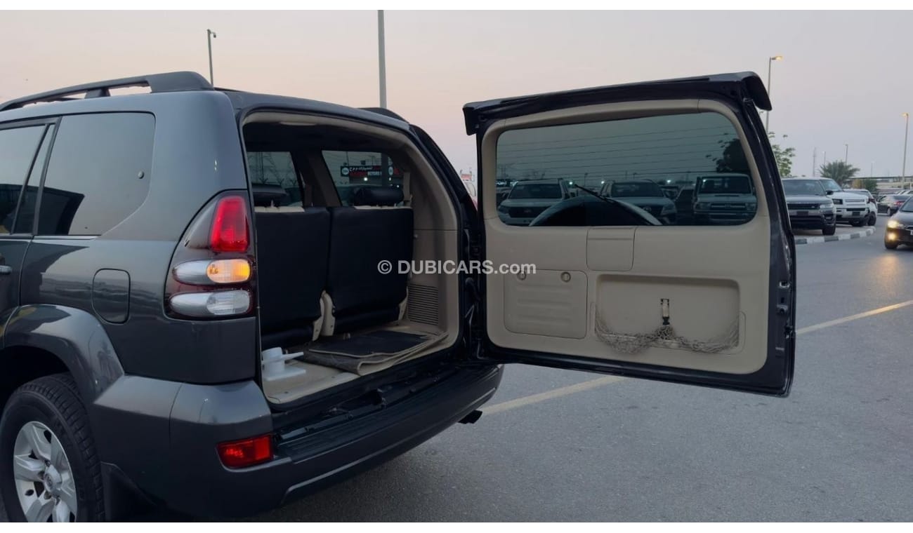 Toyota Prado 2007 | PETROL 3.7L | PREMIUM TWO TONE LEATHER SEATS | LCD DISPLAY PANEL | GOOD CONDITION