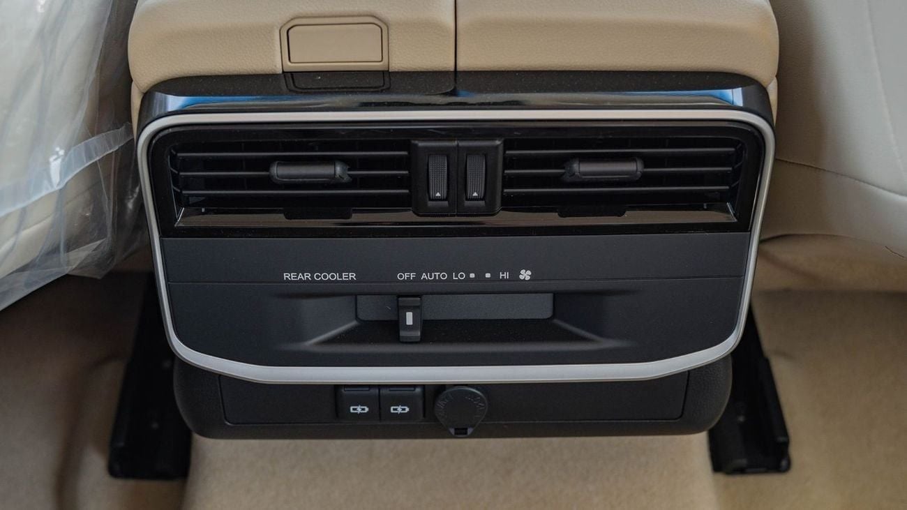 Toyota Land Cruiser 2025 Toyota Land Cruiser 300 GXR 4.0L AT Petrol 4WD (White-Beige)