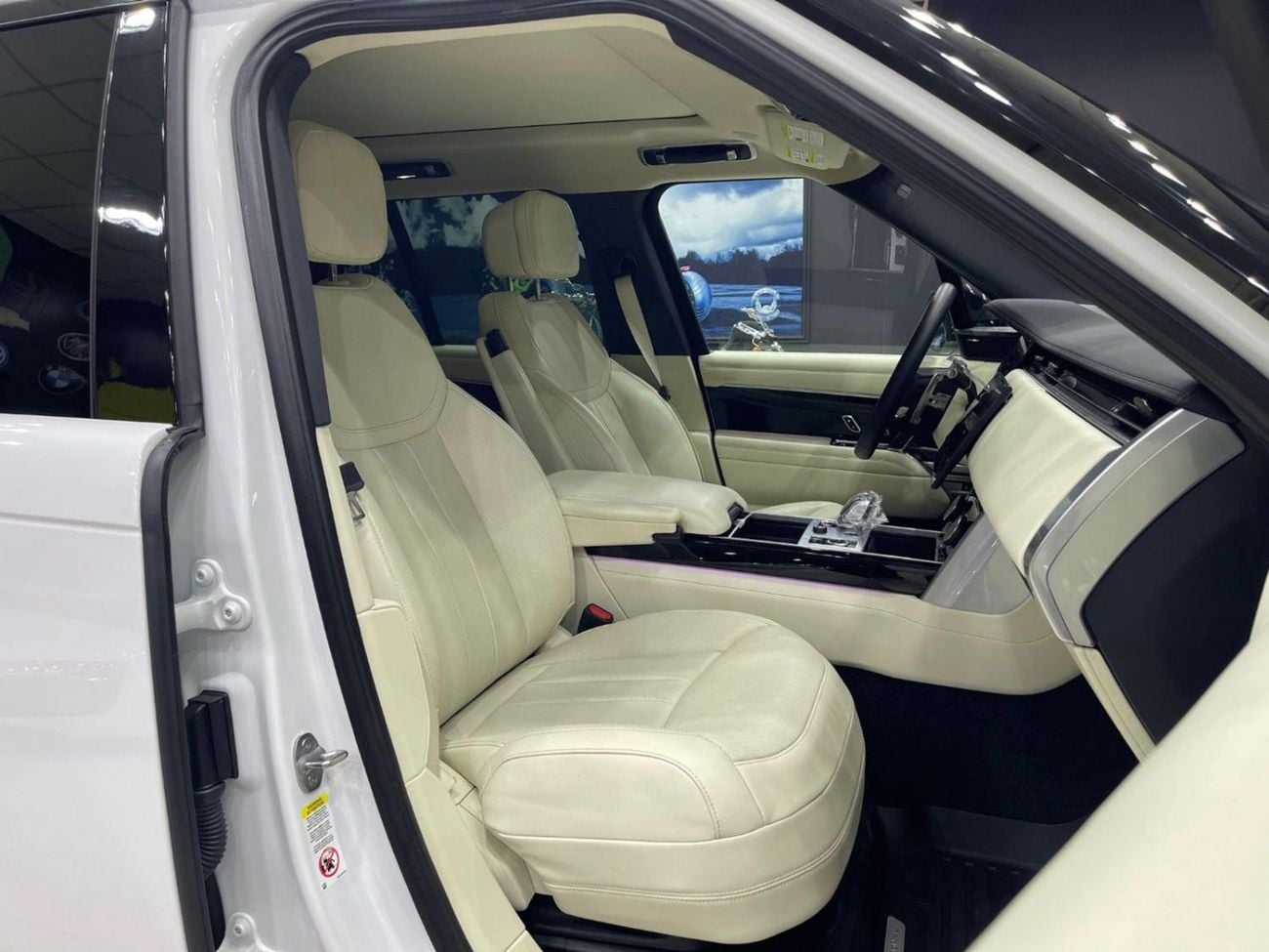 Land Rover Range Rover First Edition P400 3.0L Land Rover Range Rover 2023