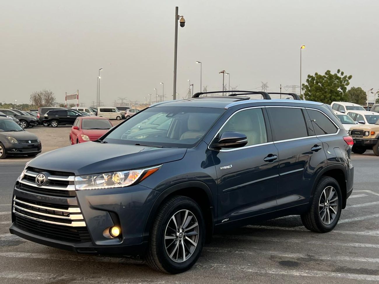 Toyota Highlander 2019 Toyota Highlander Hybrid XLE Full Option -3.5L V6-AWD 4x4 - Sunroof-Leather seat-Rear Camera -