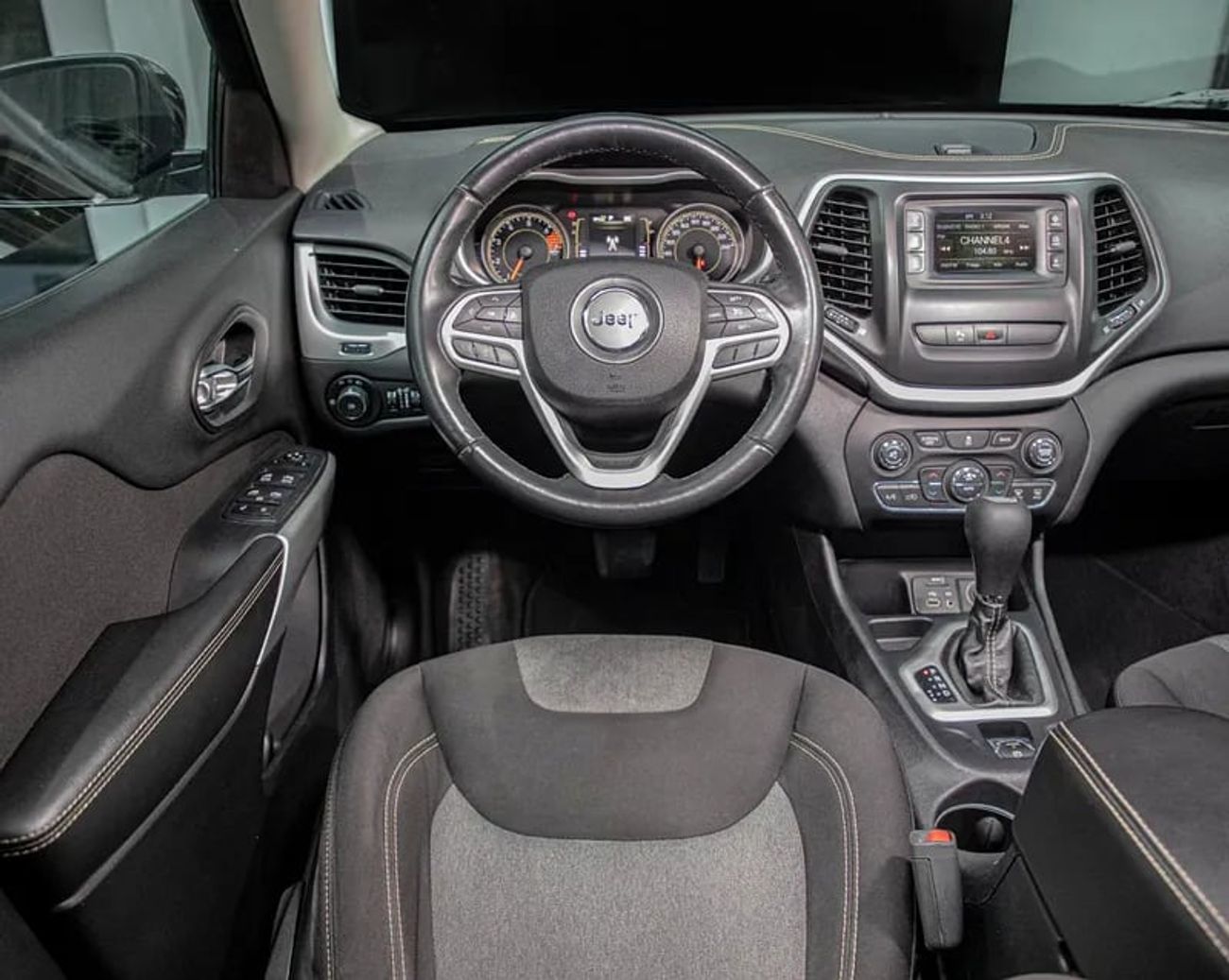 جيب شيروكي Sport 2.4L